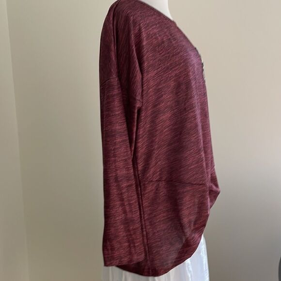 Cute maroon long sleeve top with animal print pocket gather in the front size L - Picture 4 of 6